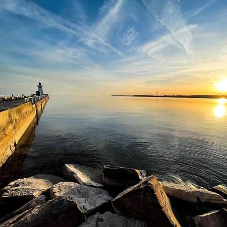 Luxe Lodges On Lake Erie Port Dover Luaran gambar